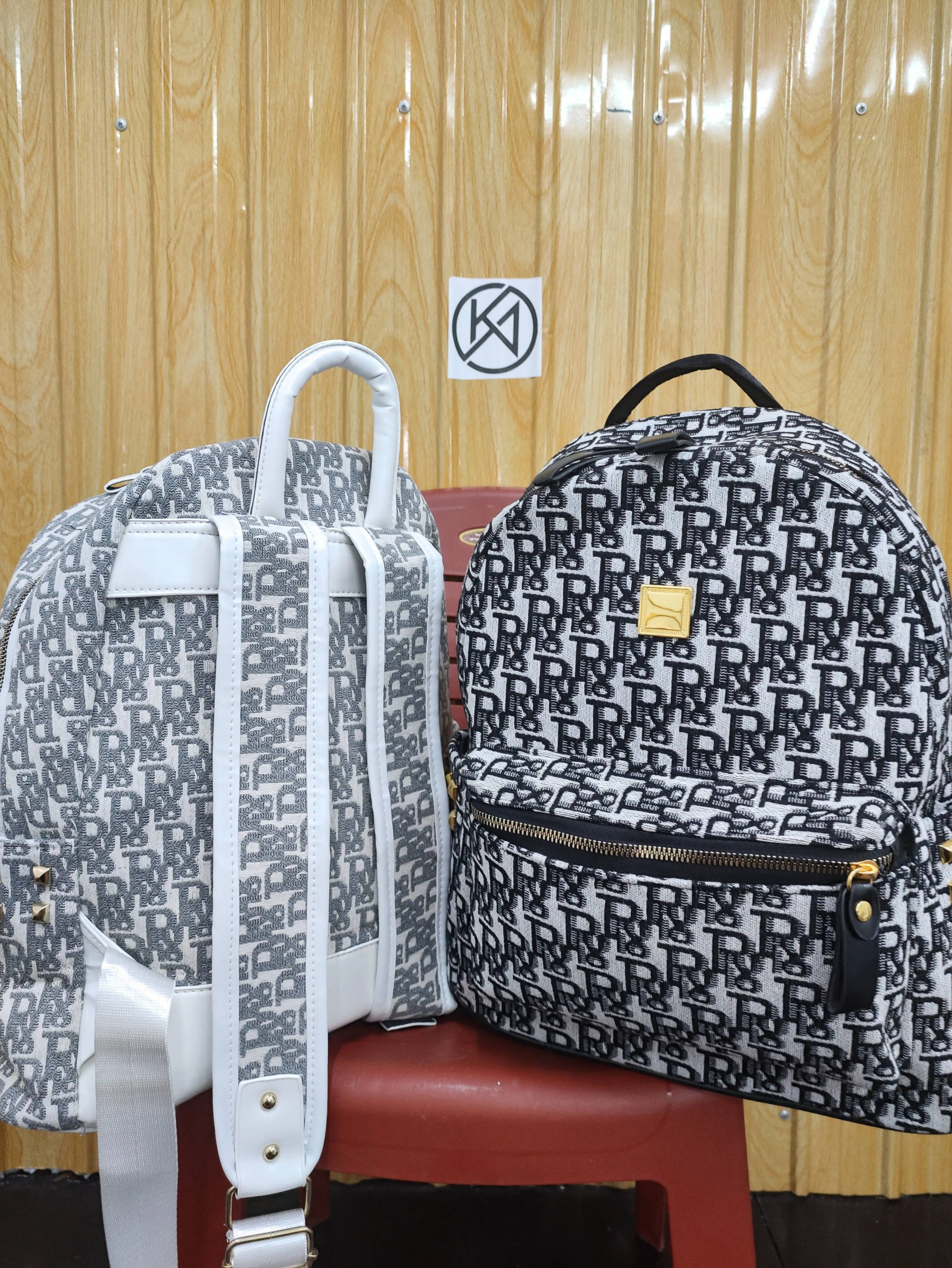 Balo đi học R8 bản quai to size 40 phong cách, đựng vừa sách vở laptop 14inch Bag Da Nam