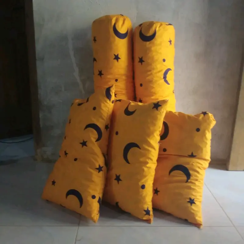 1set bantal dan guling-1set bantal dan guling motif-1set bantal dan guling murah-1set bantal&guling terlaris 1set bantal dan guling cantik dll Busa Katun 0