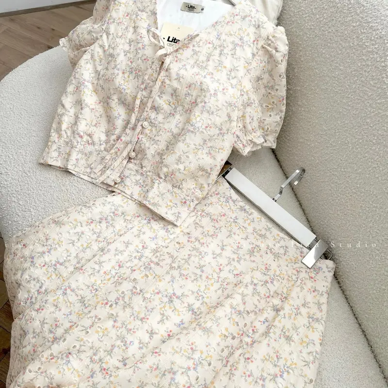 Bộ áo kèm chân váy hoa nhí thêu màu be nhẹ nhàng thanh lịch đi làm đi tiệc V138 Nữ Kem Top Women 3