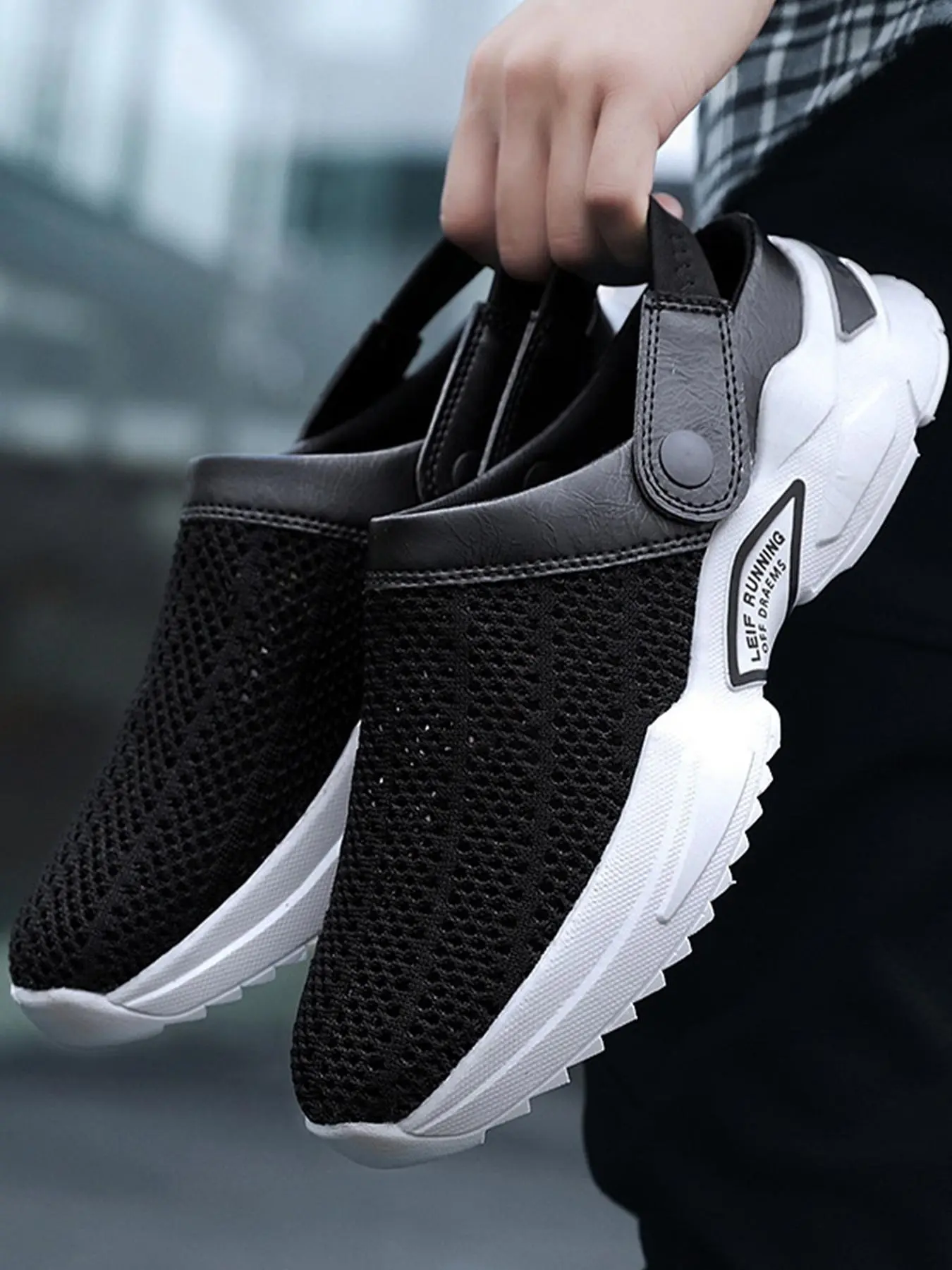 1 Pair Men's Casual Simple Style Solid Color Vented Clog, Casual Trendy All-match Non-slip Vented Clog, Fashionable Outdoor Beach Slippers for Daily Wear