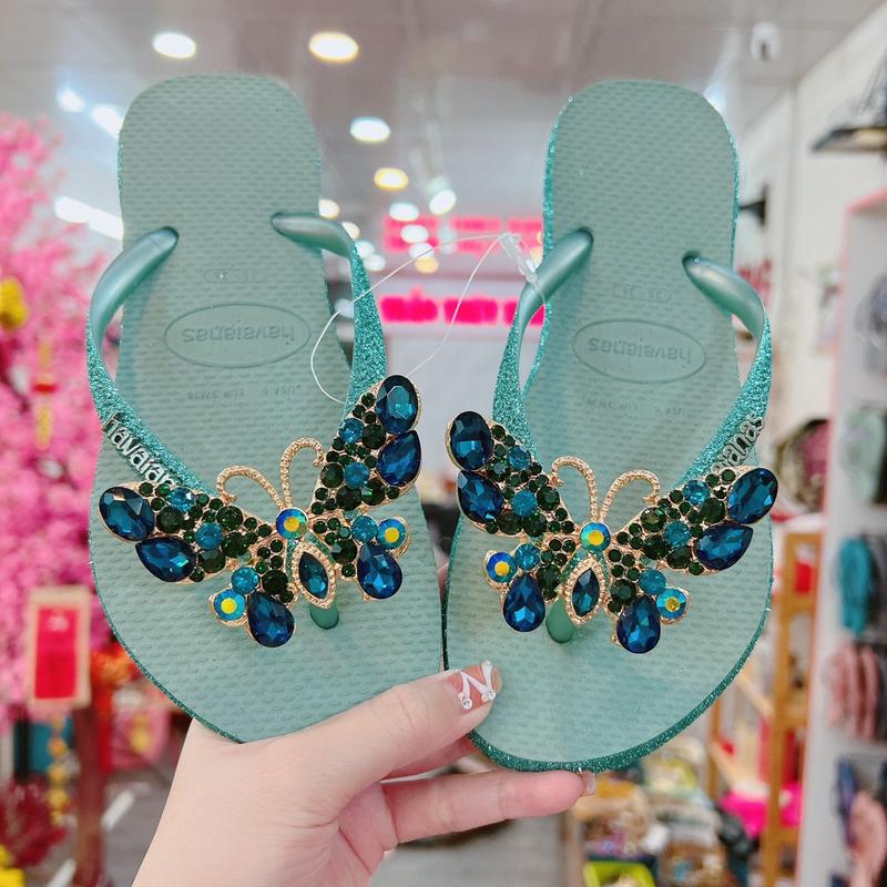 DÉP HAVAIANAS KIM TUYẾN CHARM BƯỚM VÀNG - XANH - LINDATRAN