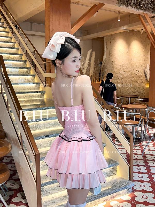 Đầm 2 dây cúp ngực viền nổi đính nút tà tầng xòe tiểu thư tôn dáng Whi Dress Biu Clothing BB0436 Nữ Women Màu Hồng 4