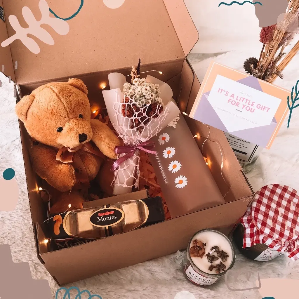 GIFT BOX/ HAMPERS/ HADIAH ULANG TAHUN/ KADO ULANG TAHUN, ANNIVERSARY, GRADUATION cewek