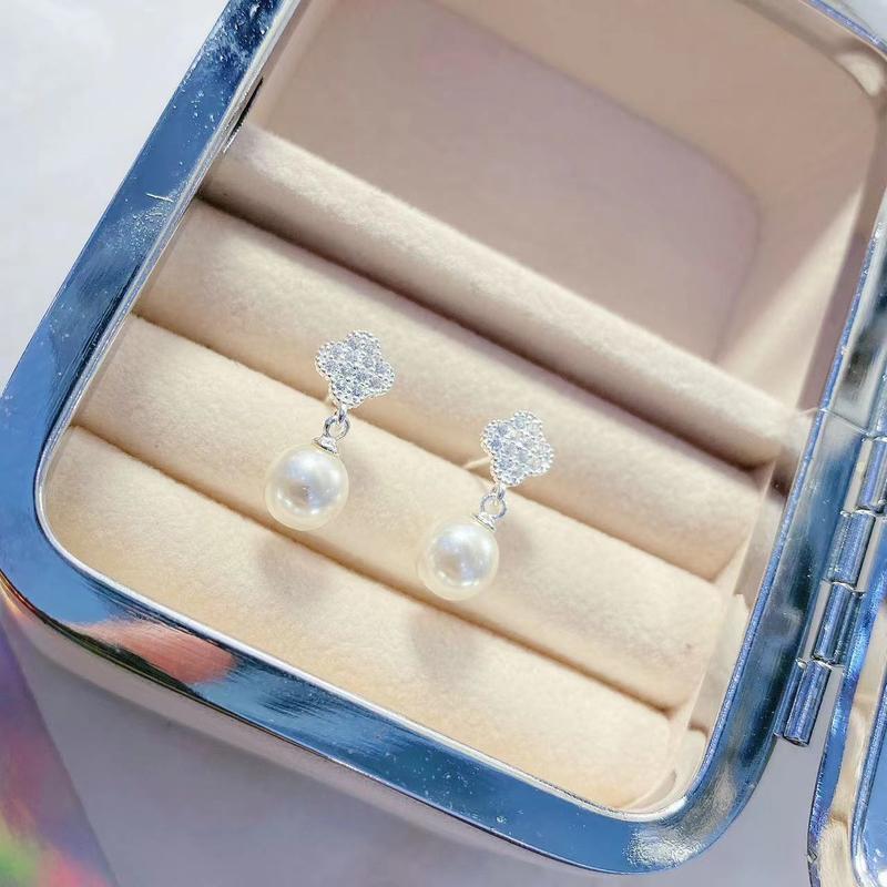 Product Introduction of Korean Style Shell Pearl Ear Studs Women's Fresh Sweet Shell Pearl Ear Studs Stud Earrings Popular Wedding Ear Studs Personality Trendy Earrings 7