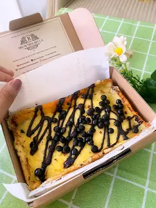 Choco Cheese Brownies Full Chocochips Cokelat Keju Food Frozen Cemilan Makanan Ukuran Big 20x20cm & Personal 15x10cm Topping Full Chocochips