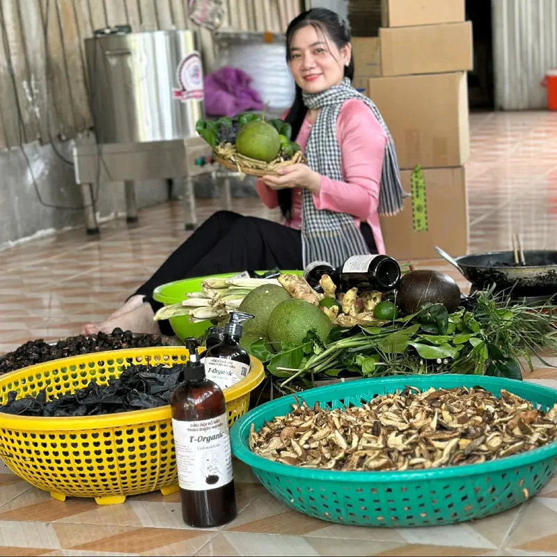 COMBO 2 CHAI LỚN 1 CHAI NHỎ DẦU GỘI BỒ KẾT THẢO DƯỢC 5
