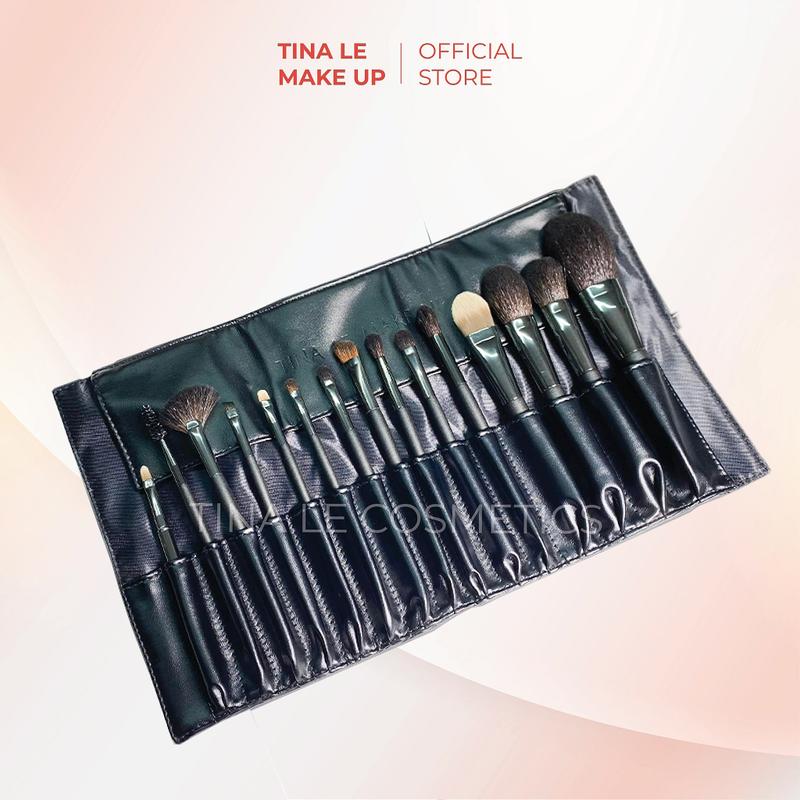 Bộ cọ trang điểm cá nhân chuyên nghiệp lông chồn nước Tina Le Make Up thân gỗ to chắc chắn bao da sang trọng được sản xuất độc quyền bởi Tina Lê Mỹ Phẩm