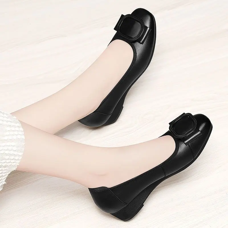 Giày Cao Gót Cho Mẹ, Hàng Thật, Hàng Mới Về, Da Thật, Đế Mềm, Giày Da Nữ Trung Niên Giày Đế Xuồng Chống Trượt, Thích Hợp Đi Làm, Giày Đi Làm Cho Phụ Nữ 3