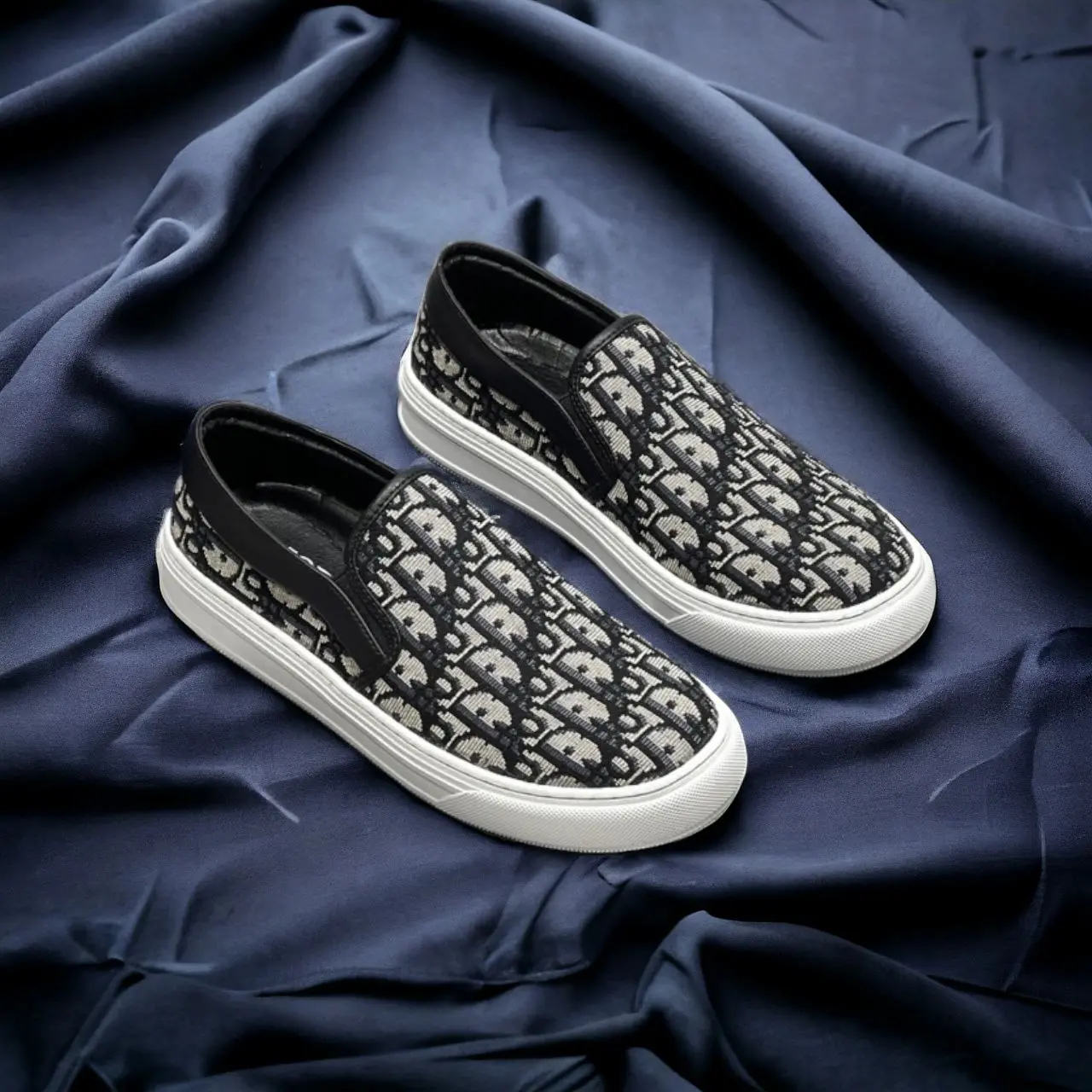 FREESHIP Giày Nam Đế Phẳng In Họa Tiết Viền Khâu Chắc Chắn Shoes Hoa Jean - Sneaker, Đế Bằng giay nam