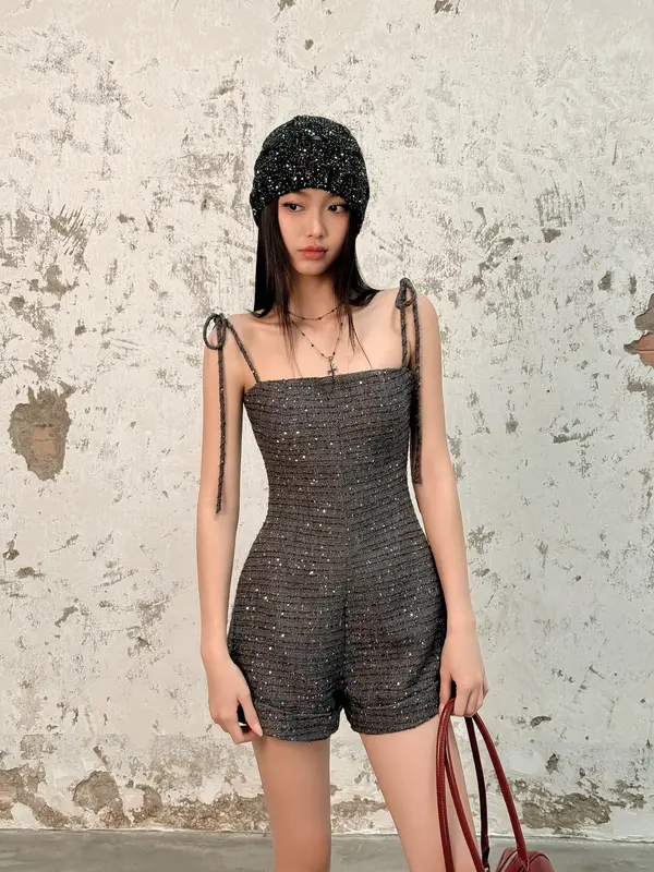 Jumpsuit 2 dây thắt nơ vải dạ tweed kim tuyến màu xám - HOO DESIGN 0