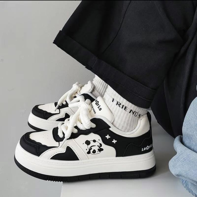 Giày thể thao nữ hoạ tiết gấu trúc đế cao 4cm kiểu dây bản thừng to thời trang 2024