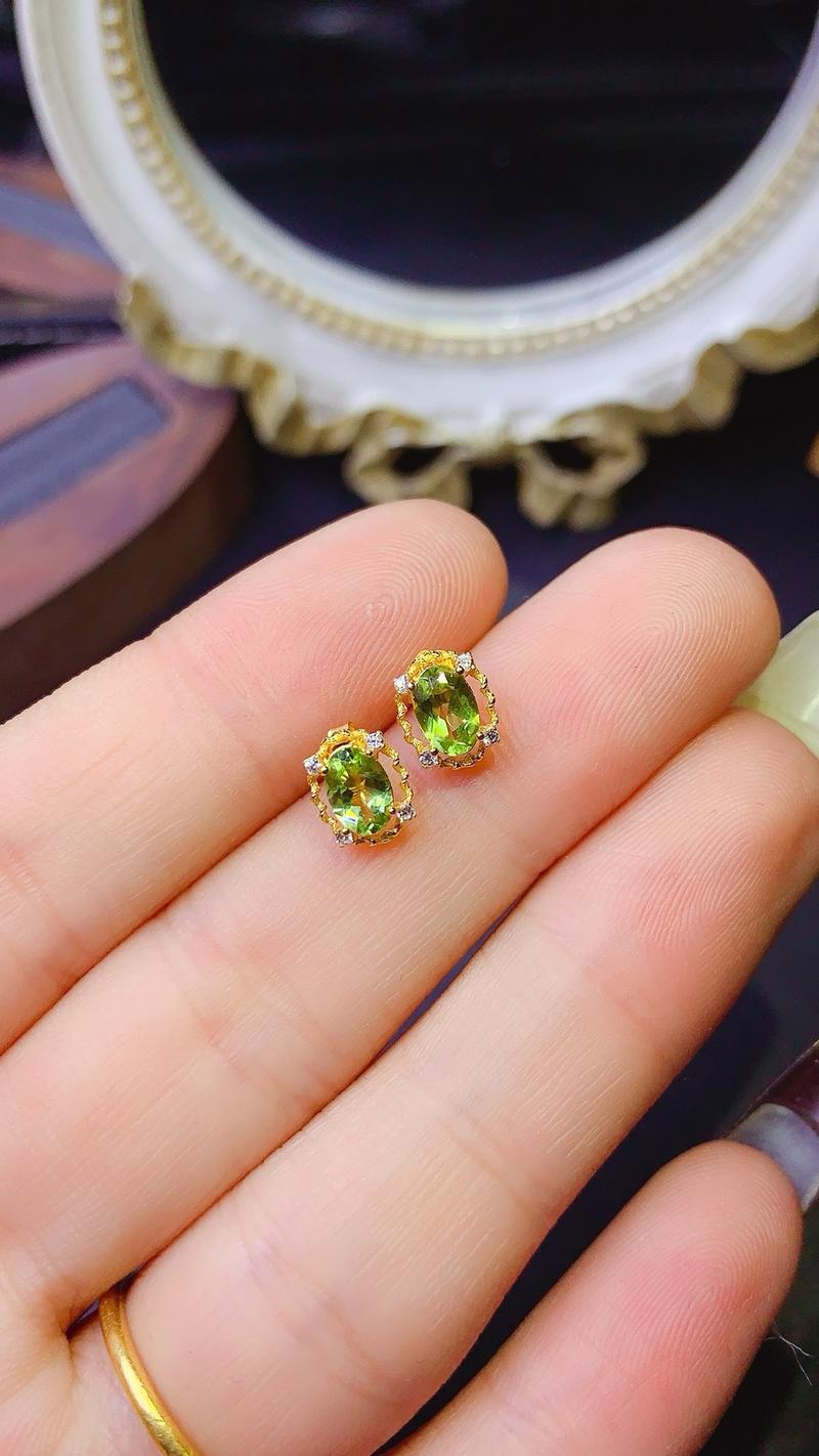 Product Introduction of Natural Colored Gemstone-S925 Silver Natural Peridot Earrings Fashion Niche Design Oval 4*6mm Earrings-2025 New Hot Selling Gift 3