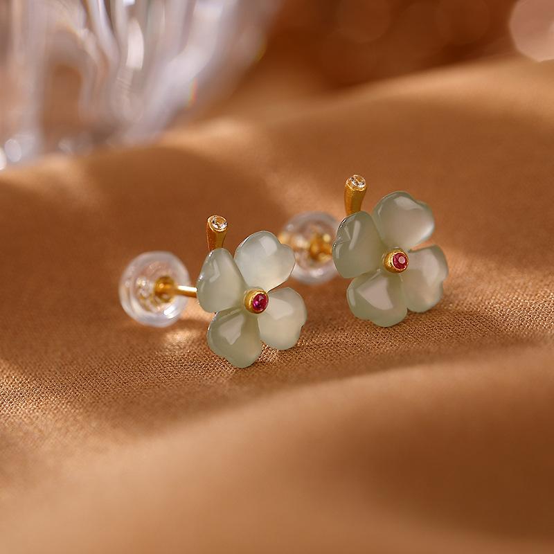 Product Introduction of 1 Pair Charming Green Jade Leaf Stud Earrings Female Elegant Plant Design Earstud Accessries 9