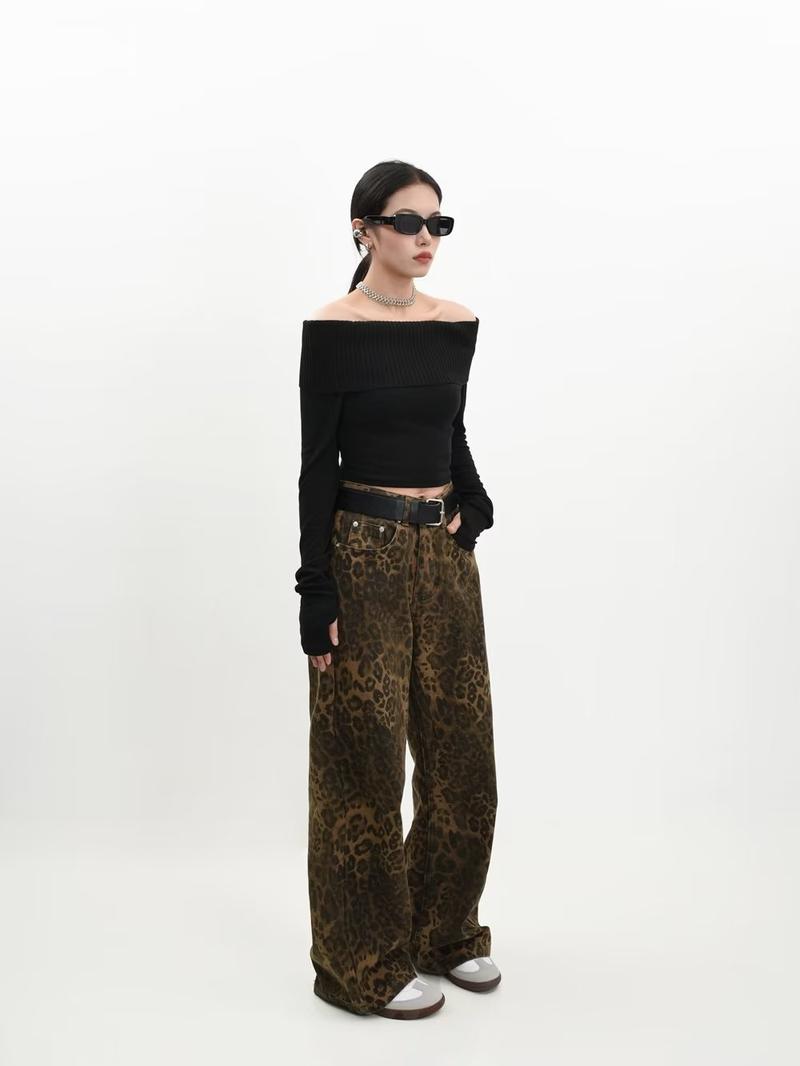 Product Introduction of 2025 New Vintage American Style Leopard Print Jeans - Loose Straight Leg Unisex Retro Pants | Trendy Casual Streetwear for Men & Women 24