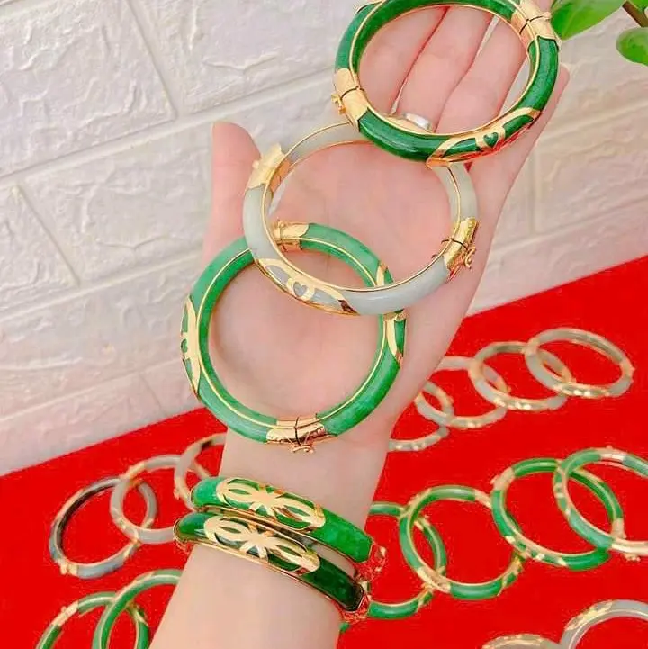 vòng cẩm thạch 4 cấn xinh