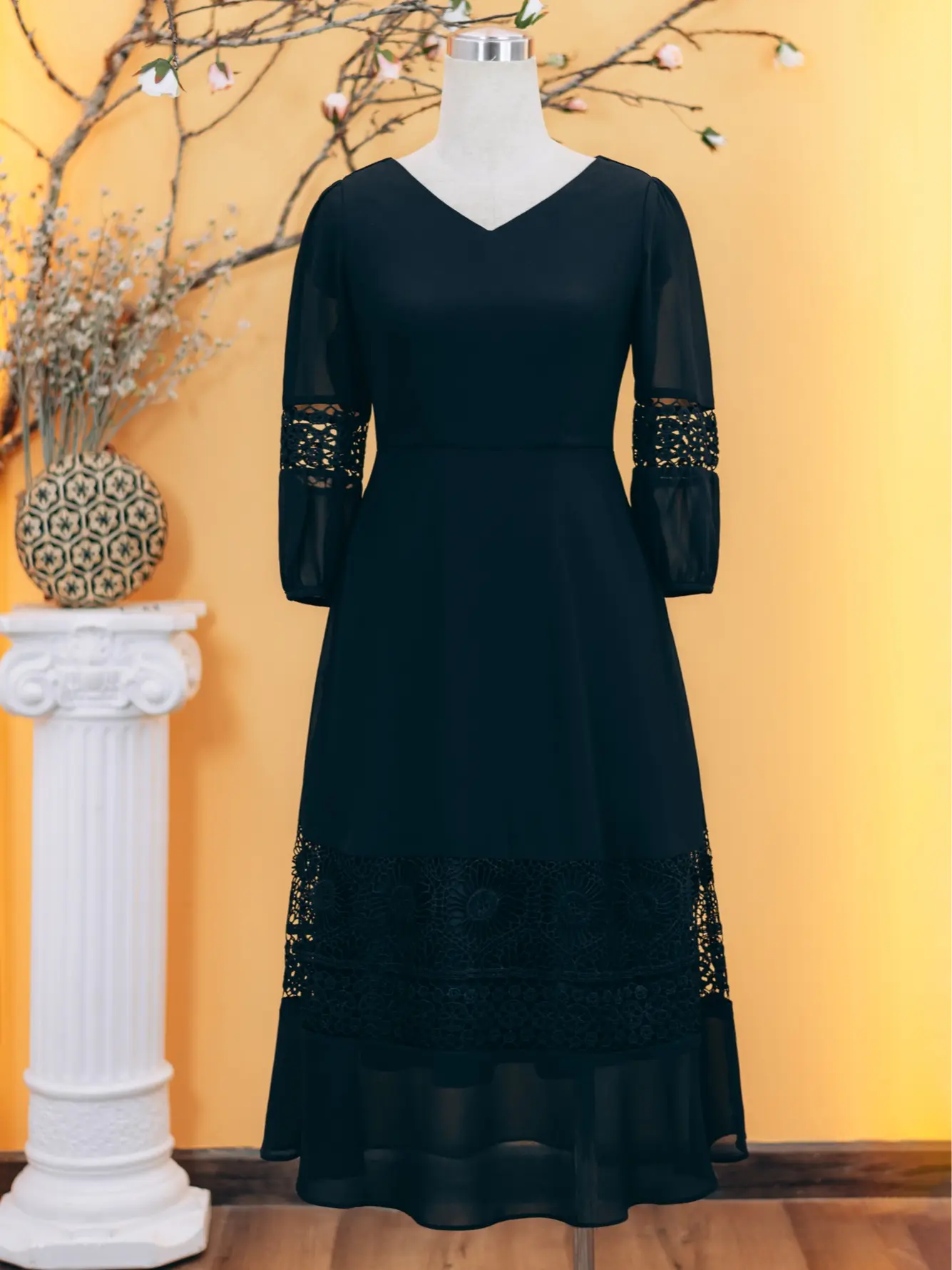 5.5 Săn đầm ưu đãi săn đầm liền tay Đầm trung niên TTV1721 Vải Voan chiffon Thoáng mát Dáng A Cổ tim Tay lỡ Màu đen và màu da Quý phái sang trọng Nữ Women Dress Ren