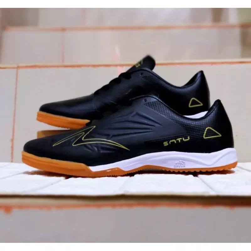 Product Introduction of Sepatu Futsal Specs Accelerator  Ewaklok 10