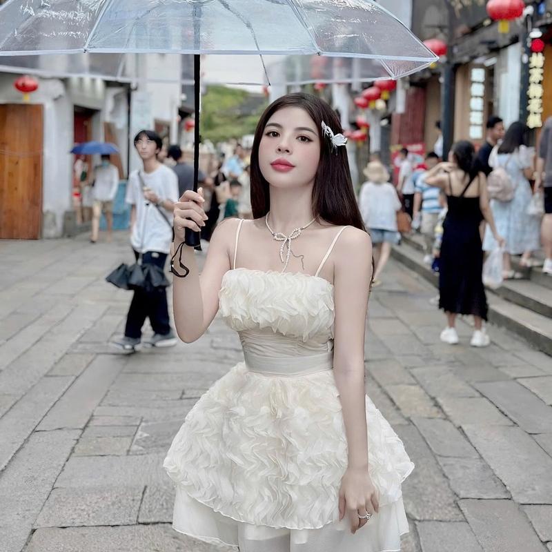 Váy Đầm Thiết Kế Đi Tiệc Đi Bàn Dáng Ngắn Ren Sóng Phối Tơ Bồng Bềnh Tiểu Thư Sang Chảnh Cao Cấp - Kinh Bắc Trends