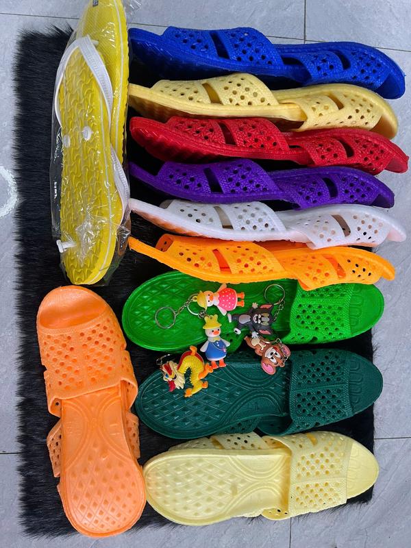 COMBO 100K 6 ĐÔI SIÊU RẺ Dép tổ ong nhựa Thái Loại 1,6cm nam nữ SIÊU NHẸ siêu mềm HỖ TRỢ ĐỔI TRẢ Êm chân bền bỉ chuẩn đẹp màu sắc bắt mắt - Nói không với nhựa tái chế