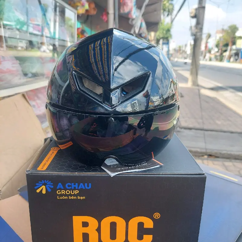 Nón  bảo hiểm ROC R18 đuôi nhọn nam châm tăng chỉnh chính hãng Roc full hộp đầy đủ phụ kiện Helmet 2