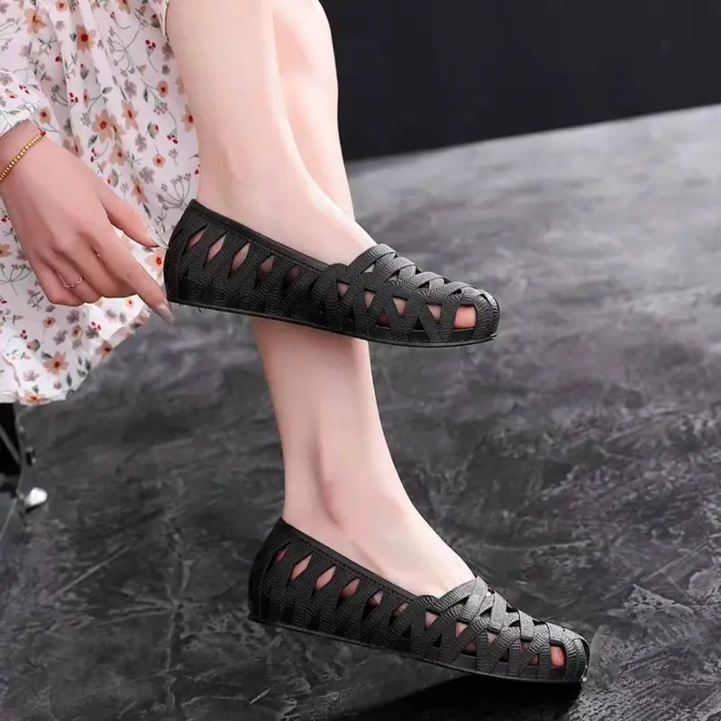 Giày nhựa nữ đi mưa đi biển lội nước chất liệu siêu nhẹ êm chân Shoes 4
