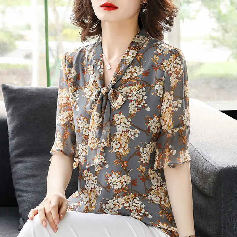Áo Sơ Mi Hoa, Dành Cho Mẹ, Phong Cách Hàn Quốc, Cổ Chữ V Tay Áo Thứ Năm, Áo Ngoại Cỡ Thanh Lịch, Áo Lớp Nền Kiểm Soát Bụng, Thích Hợp Cho Phụ Nữ, Mùa Hè 2024