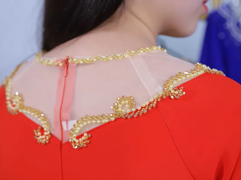 Áo Dài Bà Sui Màu Đỏ Tươi Lụa Mỹ Cao Cấp, Áo Dài Cho Mẹ Họa Tiết Sang Trọng Đính Kết Pha Lê Thủ Công. Mã XD25-1 áo  dài  lụa  mỹ 4