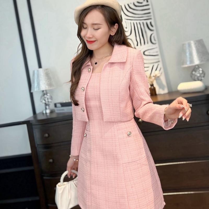Lita Set dạ hồng cổ sen áo khoác kèm váy yếm dây thanh lịch sang trọng đi làm đi tiệc B083 Tay dài Top Nữ Women Kem Voi 7