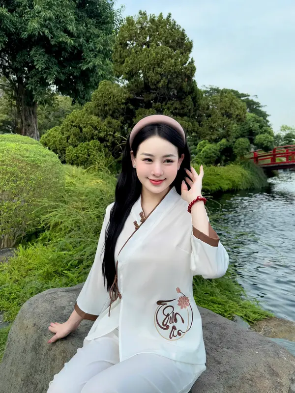 Tuệ Tâm Pháp Phục Đồ lam đi chùa nữ Thêu Tâm An Dây Nơ cổ V Lụa cao cấp mềm mịn 1