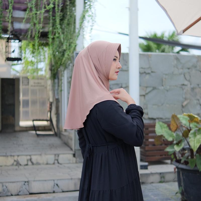 Bergo Hamidah / Hijab Instan Pet 1
