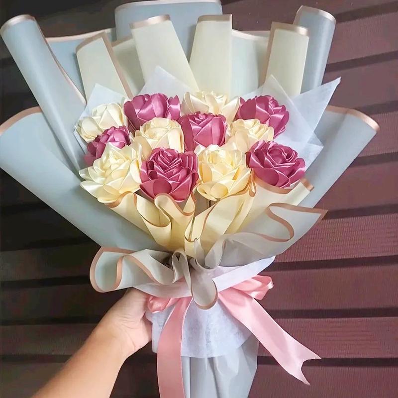 Bó hoa hồng ruy băng lụa xinh xắn - TikTok Shop Vietnam