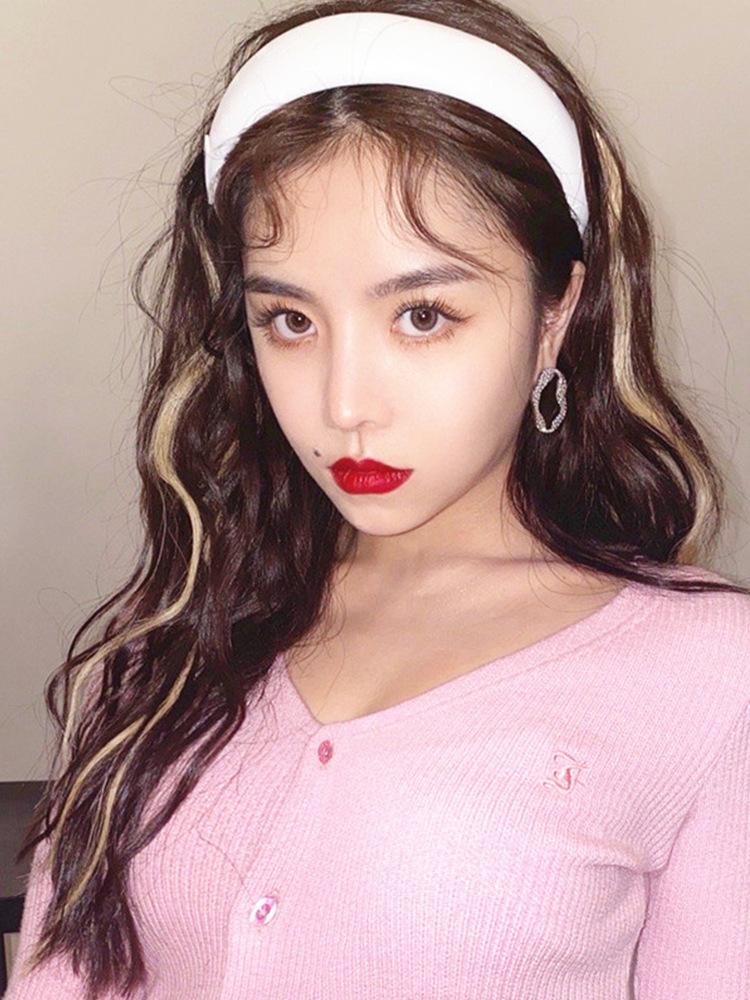Product Introduction of Color Wig Piece Long Hair Highlight Dyeing One Piece Breathable Natural Long Curly Hair Wig Patch. Y2K 9