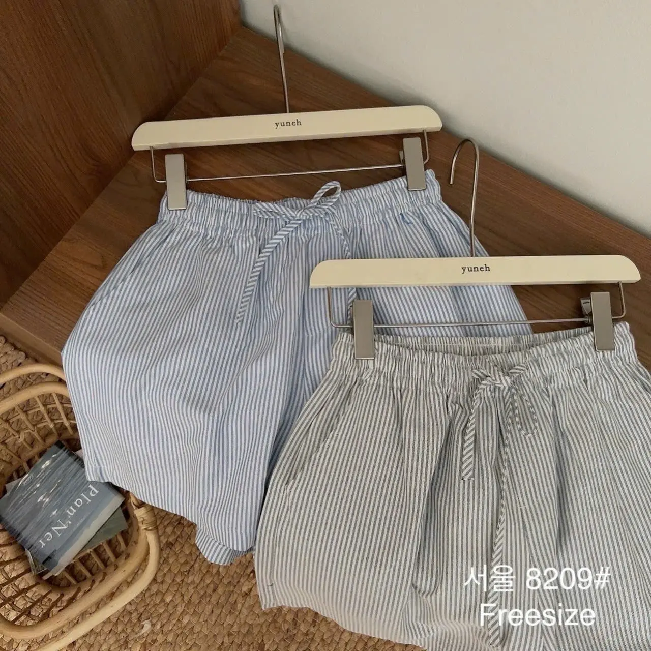 Quần đùi thô hoạ tiết kẻ đứng form chất dày dặn phong cách HQ chuẩn tag Mini