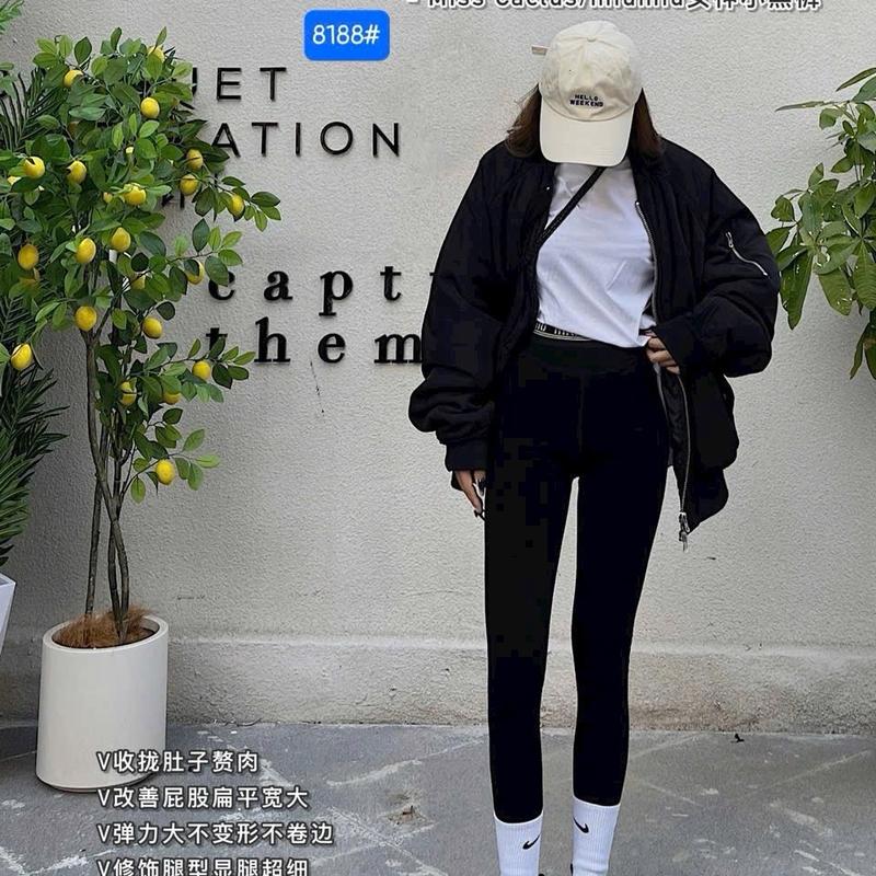 ️‍ Quần legging mèo lót nỉ . Chất quần co dãn, vải mịn. Lót dày vừa ko bị cộm khi mặc. Em sẵn kho    Size : Free ( 45- 65kg ) 0