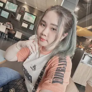 Una Phụng Cosmetics