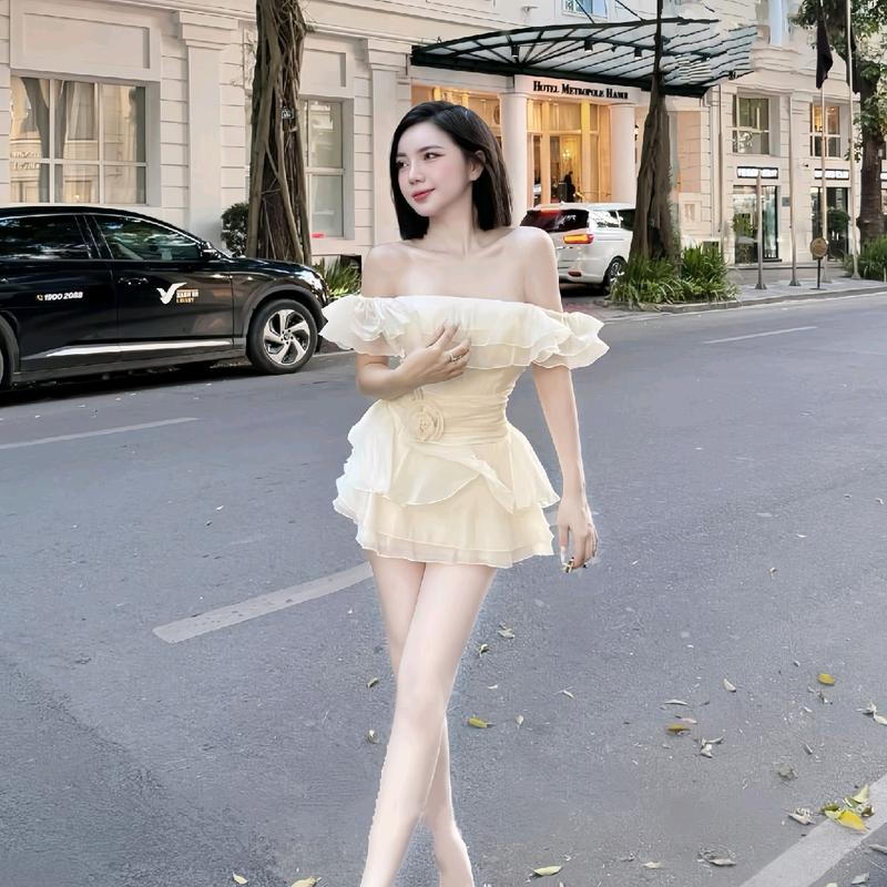 Váy tơ nhũ trễ vai DÁNG NGẮN có mút tiểu thư sang chảnh bồng Nhung Voi Women Dress Casual Dresses đầm corset váy  trễ vaytet Voan váy  body  ngắn kem 3