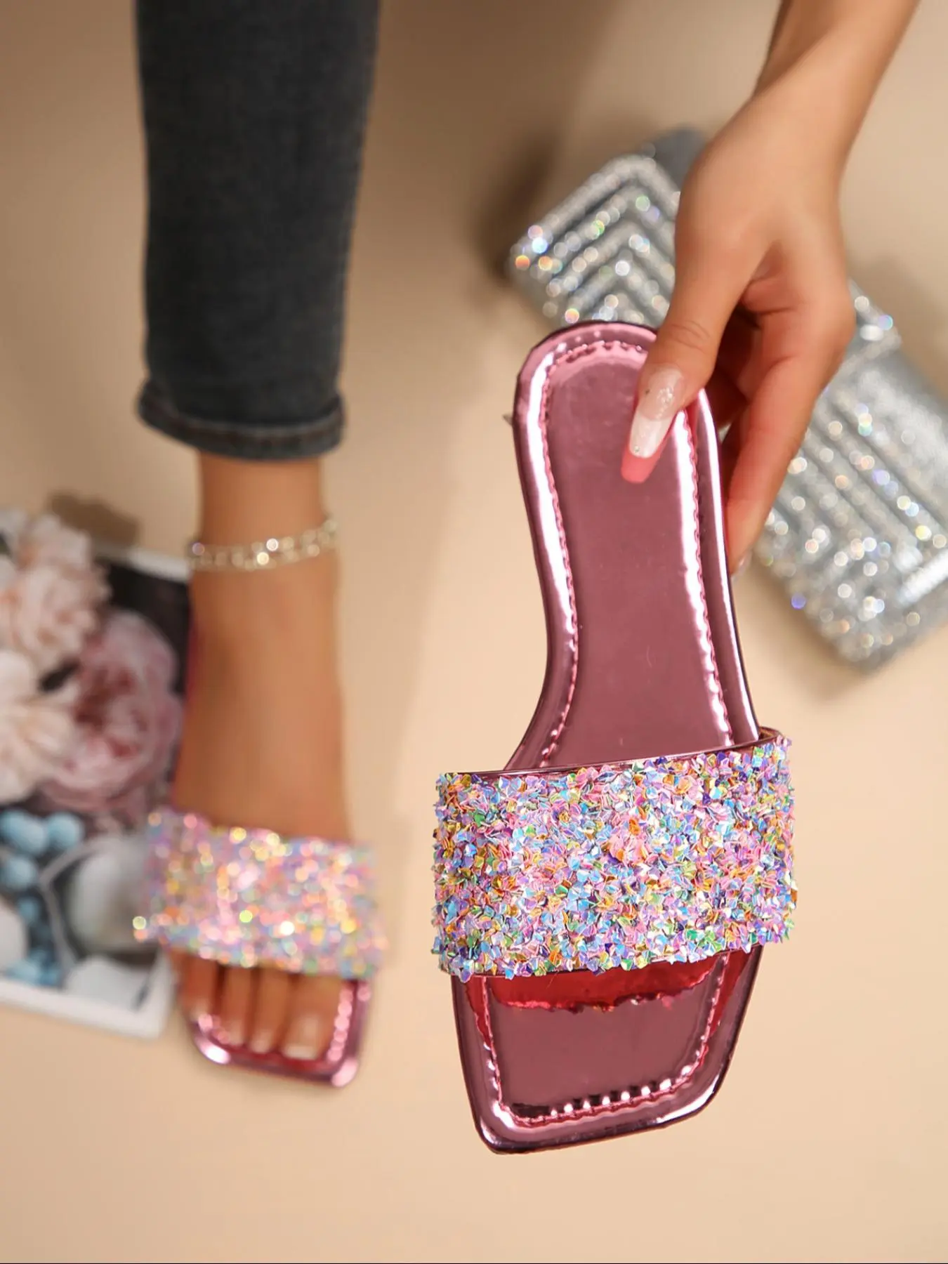 Women's Fashionable Glitter Design Slip on Sandals, Casual Comfortable Flat Sandals for Beach, Non-slip Sandals for Indoor & Outdoor Wear, Walking Shoes