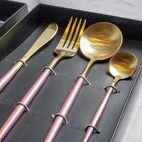 Gambar Brewsuniq Fuscia Pink 4pcs Cutlery Gift Set - Sendok / Garpu / Pisau Stainless dengan Kotak Hadiah dari Brewsuniq Store Kota Medan 2 Tokopedia