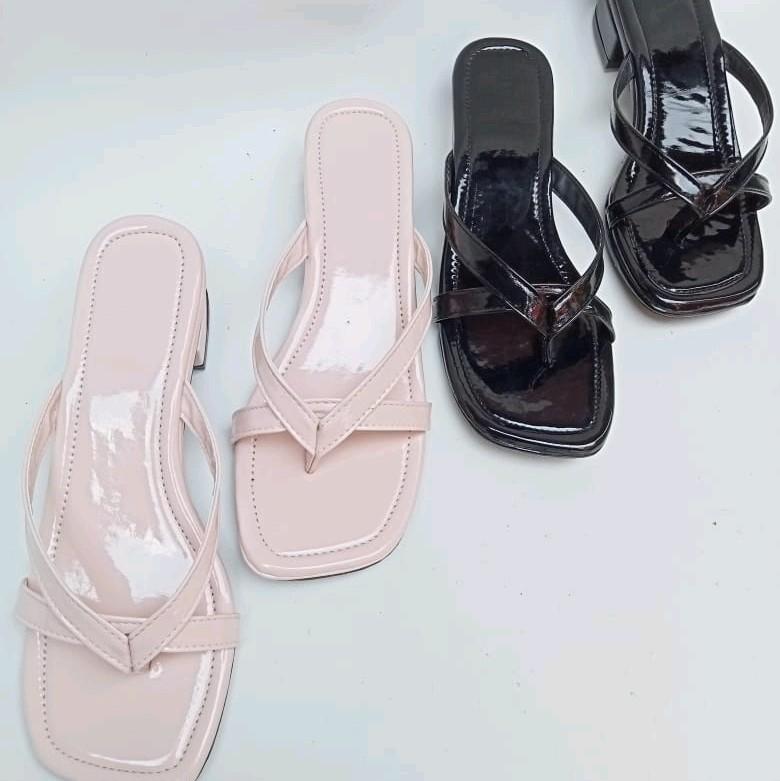 sandal hels wanita hak 3 cm model jepit Hak Datar Hak Setengah (3-5 cm) Santai 4