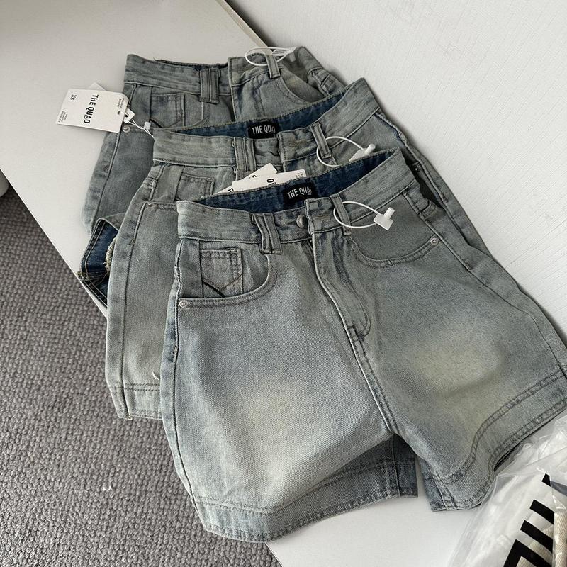 THE QUẠO - Quần Short Jean Nữ Lưng Cao Thêu Túi Viền Lai Màu Nhạt Bụi R2006_478