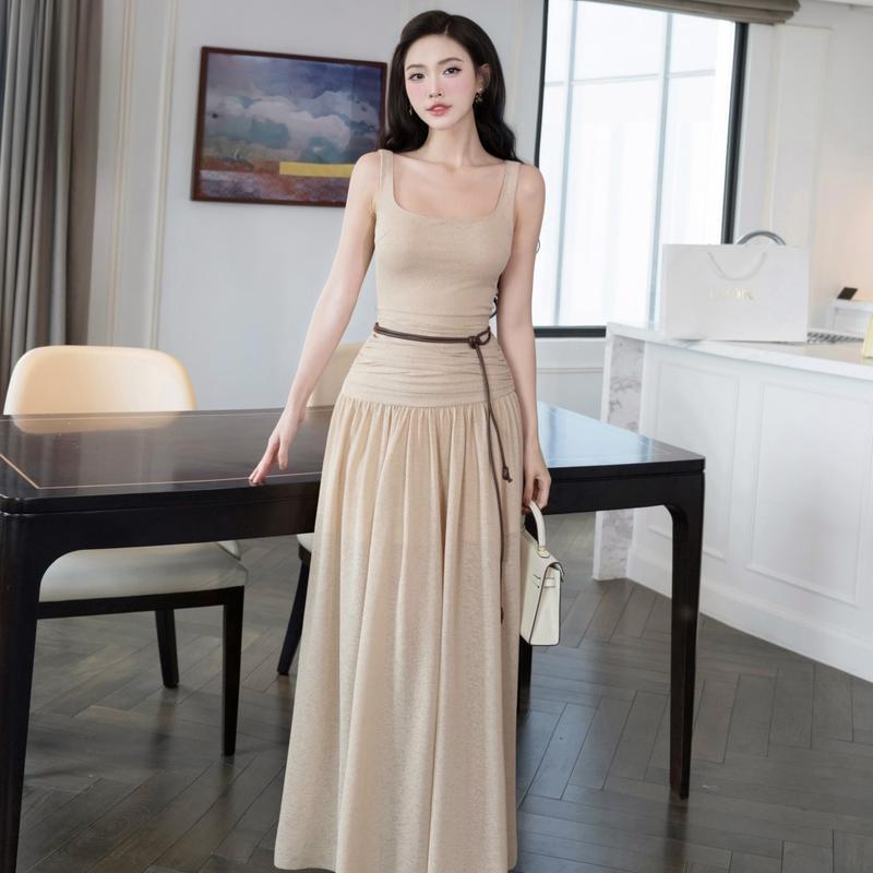 Khiết - Đầm dài thun nâu Khiết dáng xòe đính kèm dây thắt lưng da, mặc đi biển, đi du lịch  KD118A