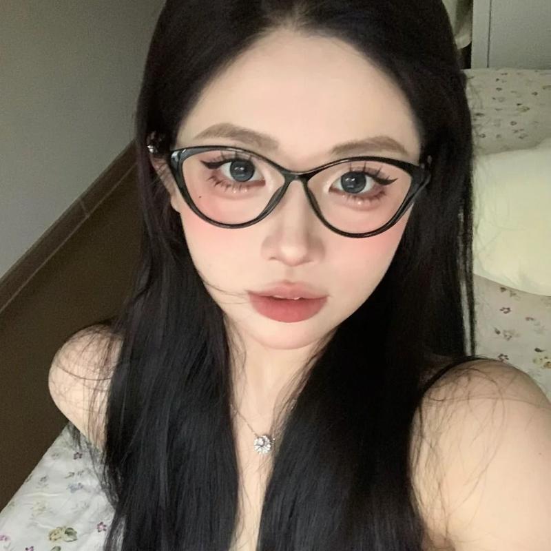 Product Introduction of Cat's Eye Frame Women's Retro Tortoiseshell Colored Beauty Artifact Glasses High End Face Small 8