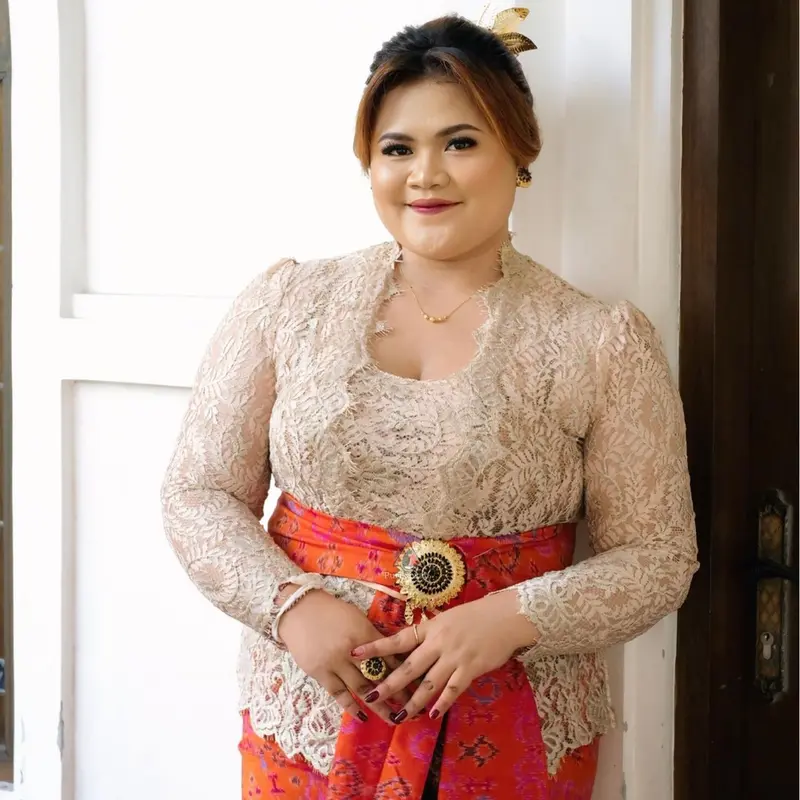 Kebaya Jadi B02 Semiprancis Swarovskii Kerah Tempel Bet Oval Bahu Rempel Lengan Panjang(only kebaya saja) 7