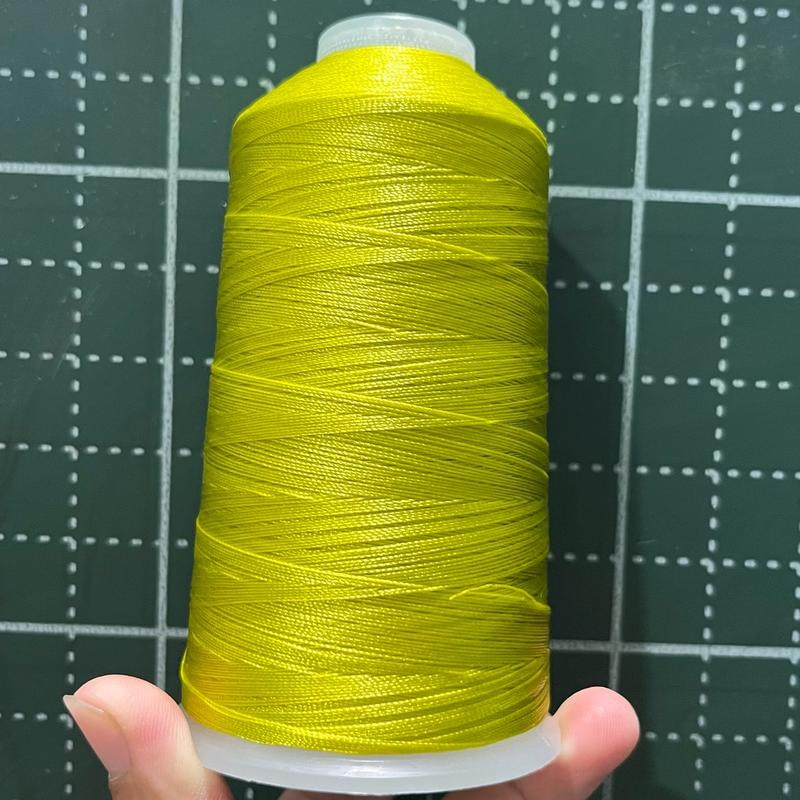 chỉ nylon ,280D/3 hàng mới,1 cuộn ~ 200G ,chỉ may balo ,may túi sách,may bạc ,may ghế ,may sofa,sợi chỉ không bị xù lông,sợi chỉ chắc chắn 6