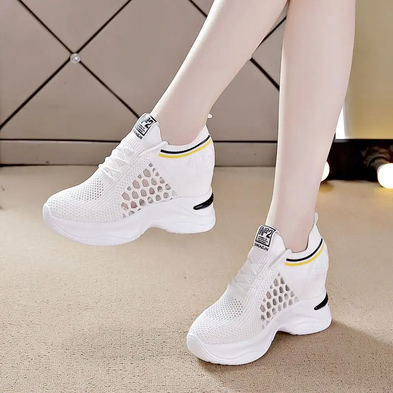 Giày Nữ, Thoáng Khí, Mỏng, Tăng Chiều Cao, Giày Cao gót 8Cm, Dễ Phối Đồ Với Giày Thể Thao Thường Ngày Hàng Mới Về Mùa Lò Xo 2024, Màu Trắng, Dành Cho Quý Cô Sneaker Shoes