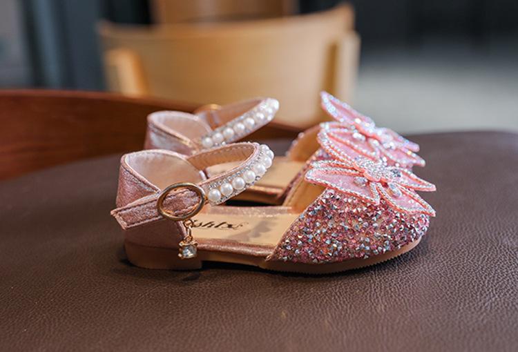 Product Introduction of 2025 Spring and Summer New Korean Style Rhinestone Soft-Soled Girls Sandals Princess Shoes Children's Shoes Girls Dance Shoes 21