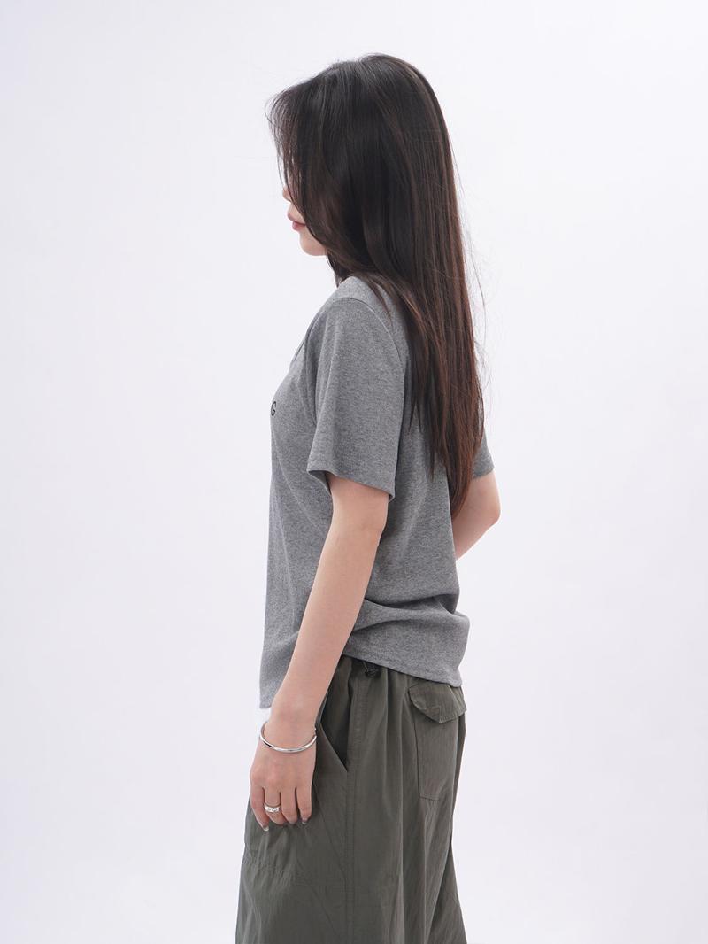 Product Introduction of Áo Ngắn Tay, Ngoại Cỡ, Màu Xám, Thiết Kế Hai Mảnh Giả, Phong Cách Dễ Thương Và Gợi Cảm, Dáng Rộng Và Bất Đối Xứng, Thích Hợp Cho Thể Thao Và Trang Phục Thường Ngày, Áo Phông 16