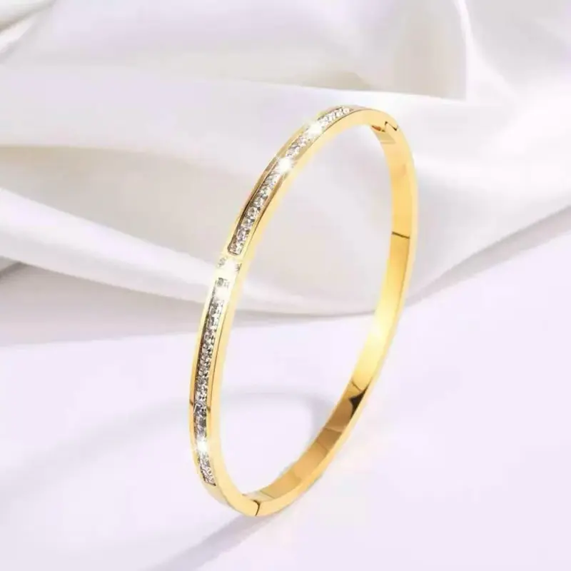 Vòng tay đá bản cao cấp thanh lịch