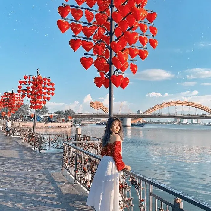 Đèn lồng trái tim Đà Nẵng