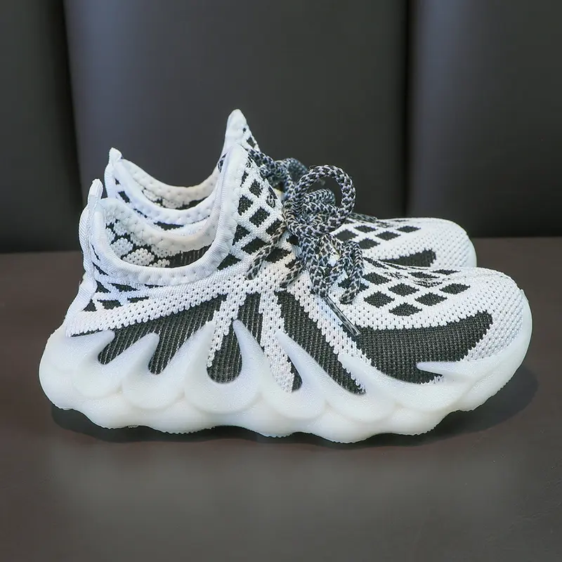 Hot Girls 2025 new children's mesh flying woven shoes breathable casual sneakers boys' shoes